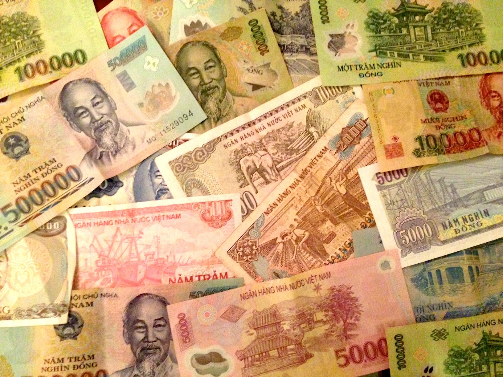 Tiền bạc Việt Nam: Chìa khóa cho việc hiểu rõ các giai đoạn lịch sử của Việt Nam chính là tiền bạc. Qua những đồng xu và tiền giấy đã phát triển qua thời gian, chúng ta có thể tìm thấy nhiều thông tin về sự nghiệp xây dựng của dân tộc. Hành trình khám phá tiền bạc Việt Nam đầy thú vị đang chờ đón bạn.