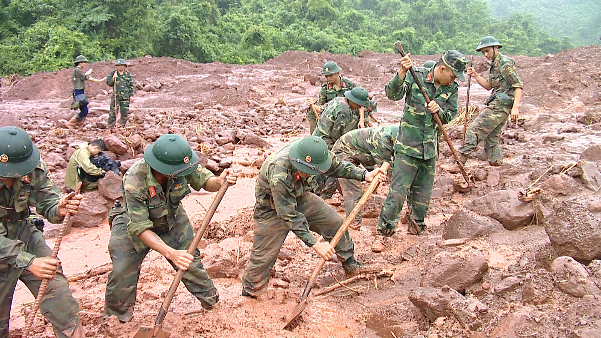 Những Hình Ảnh Chú Bộ Đội Đẹp Nhất Trong Tim Người Việt