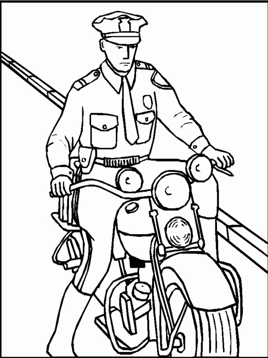 Chú cảnh sát giao thông luôn sẵn sàng giúp đỡ các em học sinh trên từng nẻo đường. Hình ảnh về chú cảnh sát với áo phản quang và nụ cười thân thiện nhất định sẽ làm bạn cảm thấy an tâm và đặc biệt là đáng yêu.