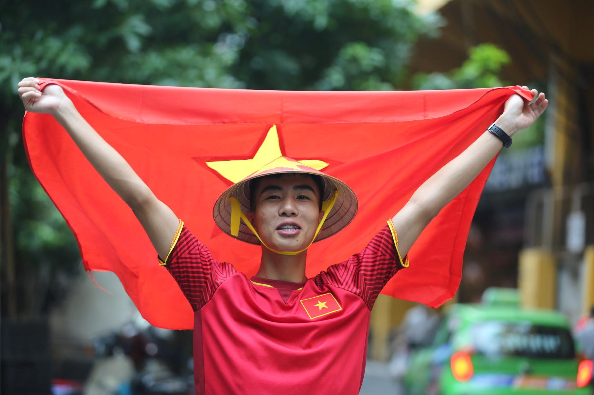 Hình ảnh cờ đỏ sao vàng - Lá cờ Việt Nam mang niềm tự hào dân tộc