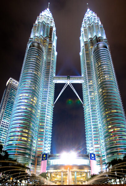 hình ảnh tháp đôi Malaysia khi phát sáng vào ban đêm