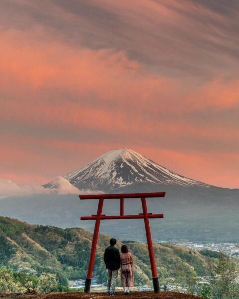 Hình ảnh núi Phú Sĩ gắn liền với các cặp đôi yêu nhau