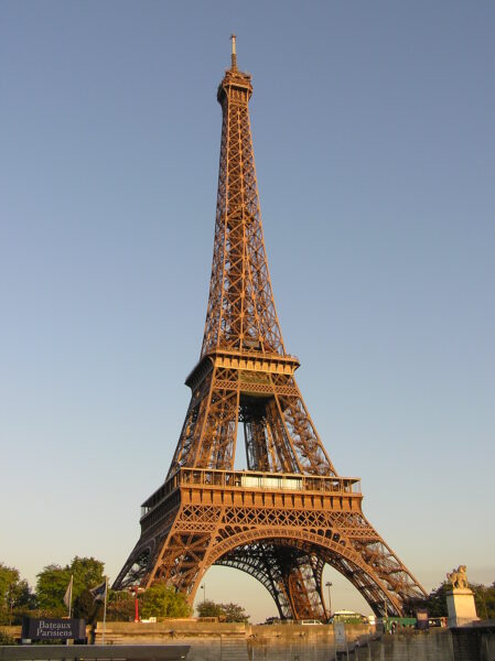 Hình ảnh tháp Eiffel khi chiều tà