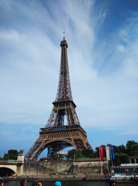 Hình ảnh tháp Eiffel lúc chiều dần buông