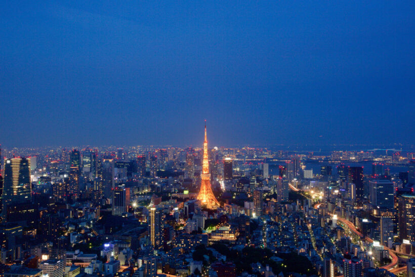 Hình ảnh tháp Tokyo sáng rực về đêm