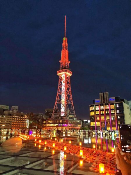 Hình ảnh tháp Tokyo về đêm rực rỡ ánh đèn