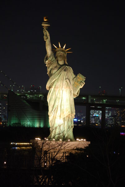 Hình ảnh tượng Nữ Thần Tự Do bản mô phỏng tại Tokyo