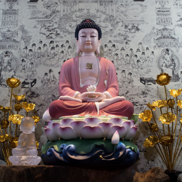 Hình ảnh tượng Phật A Di Đà bằng sứ