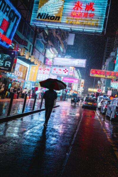 Hình ảnh Hồng Kông trong một đêm mưa buồn
