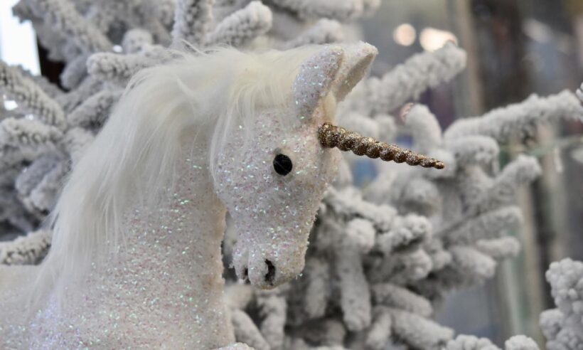 Hình ảnh Unicorn đính kim tuyến