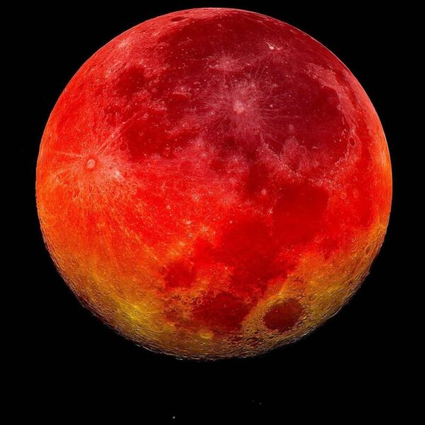 Hình ảnh cận cảnh trăng máu đẹp
