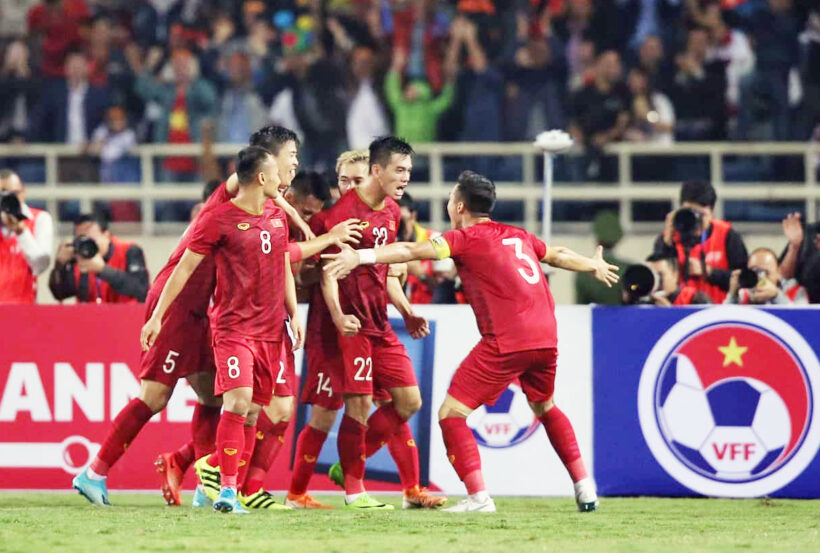 Hình ảnh đội tuyển Việt Nam ăn mừng chiến thắng
