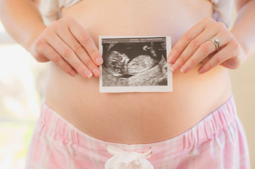 Hình ảnh em bé trong bụng mẹ siêu âm