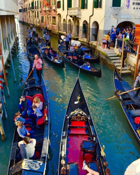 Hình ảnh thành phố Venice và du khách đến tham quan
