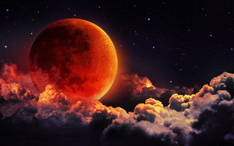 Hình ảnh trăng máu đẹp và mây sao