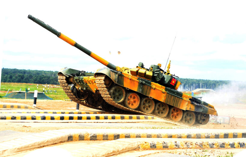 Hình ảnh xe tăng Việt Nam đi thi đấu