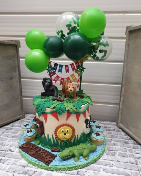 Bánh sinh nhật dễ thương hình các động vật trong rừng xanh