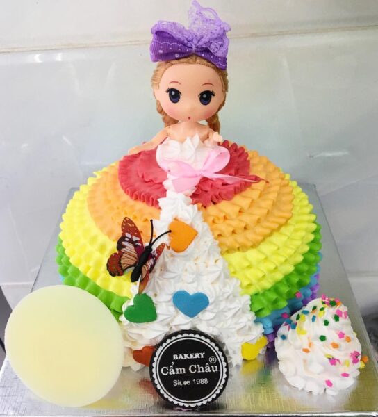 Bánh sinh nhật dễ thương tạo hình một chiếc váy đầy màu sắc