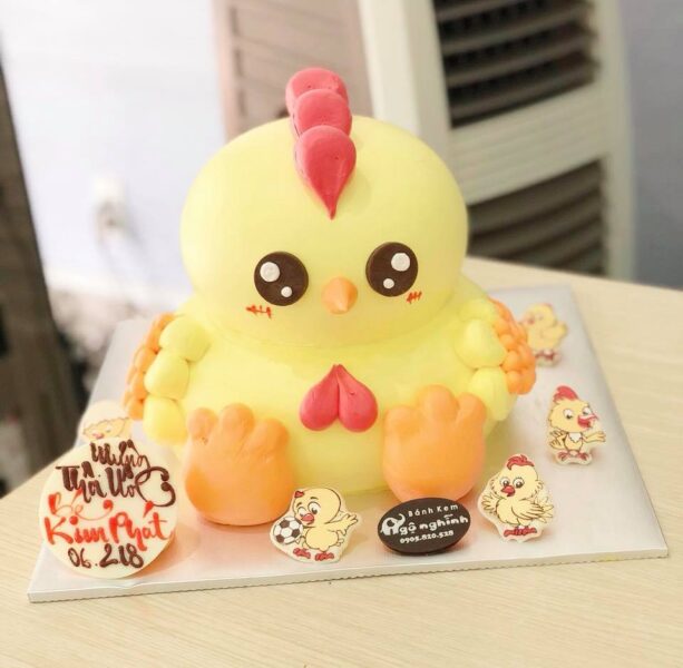 Hình ảnh bánh sinh nhật tạo hình gà vàng dễ thương