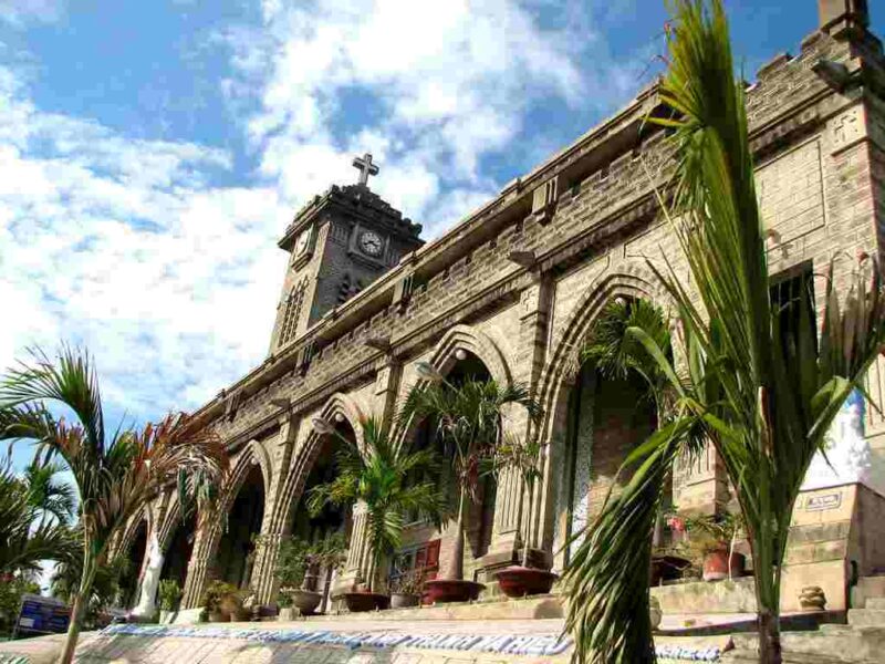ảnh nhà thờ đá Nha Trang độc đáo và ấn tượng