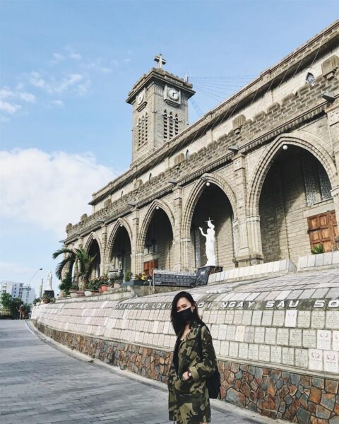 hình ảnh nhà thờ đá Nha Trang đẹp và ấn tượng trong mắt khách du lịch