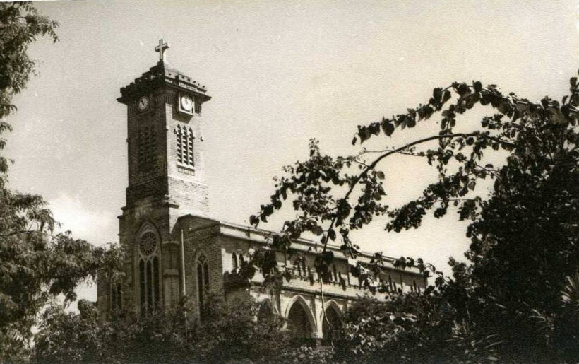 hình ảnh nhà thờ đá Nha Trang vào thời chiến tranh