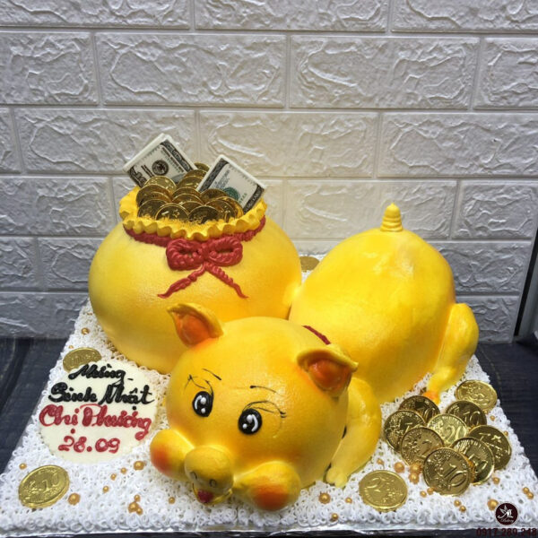 Bánh sinh nhật con heo cho người tuổi Hợi màu vàng