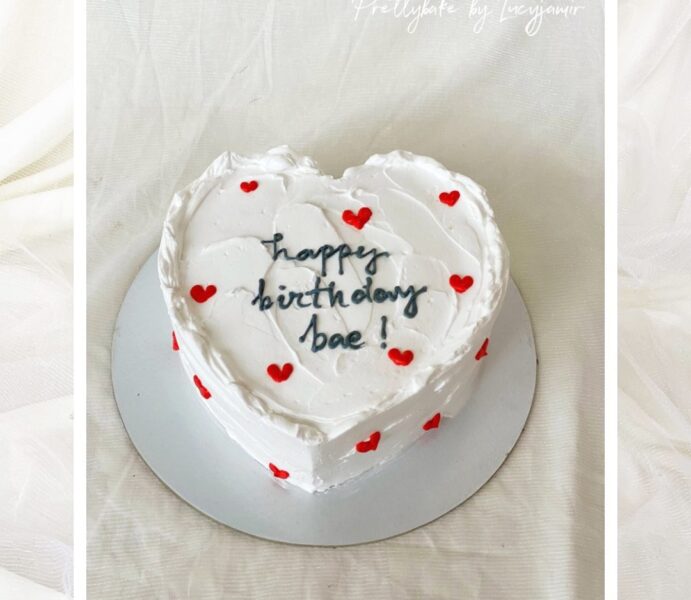 Bánh sinh nhật hình trái tim trang trí nhiều tim nhỏ