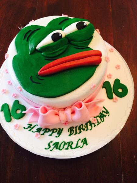 Bánh sinh nhật troll bựa, độc lạ, lầy lội meme con ếch