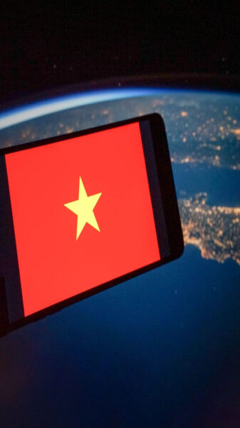 Hình nền cờ Việt Nam ngoài vũ trụ