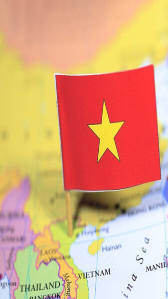 hình nền Quốc kỳ Việt Nam đẹp cho điện thoại cắm trên bản đồ